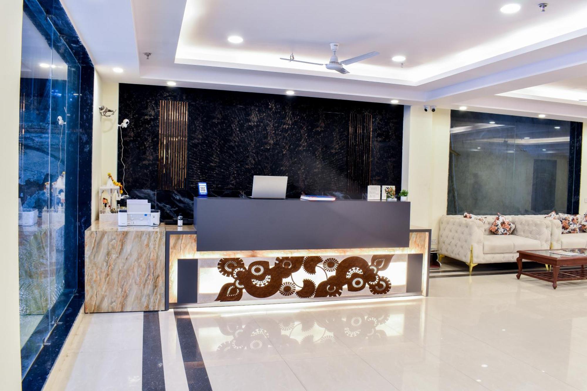 Hotel Yash Palace New Delhi Exteriör bild