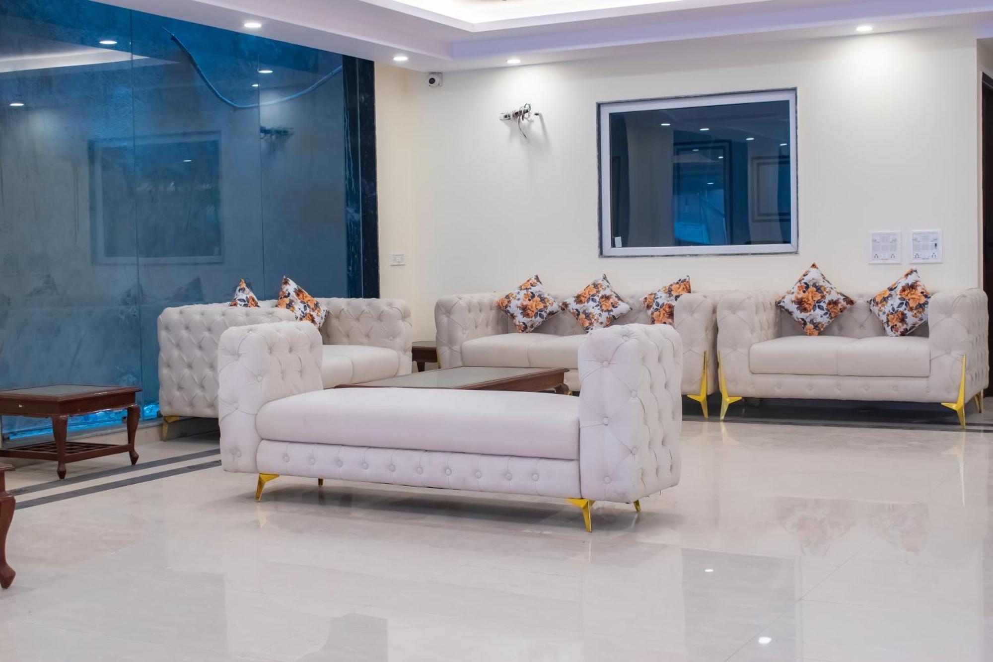 Hotel Yash Palace New Delhi Exteriör bild