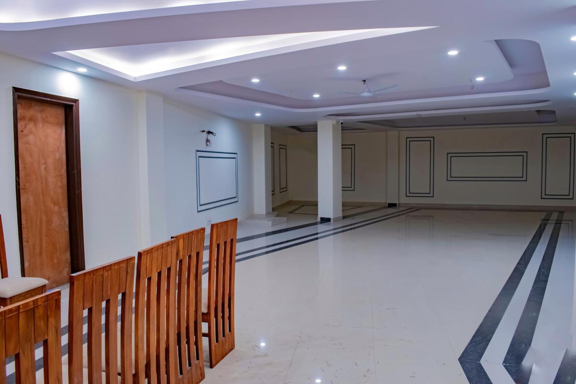 Hotel Yash Palace New Delhi Exteriör bild
